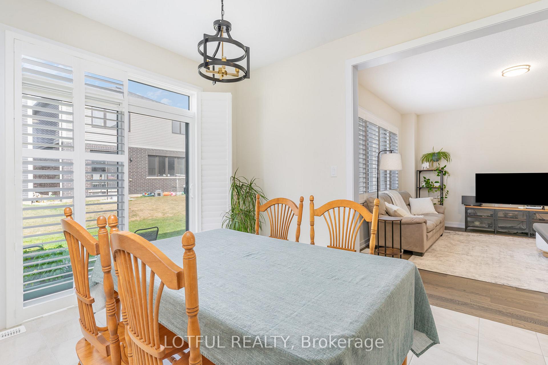 Photo 17 of 82 Lilac Circle, Haldimand — HOMEH