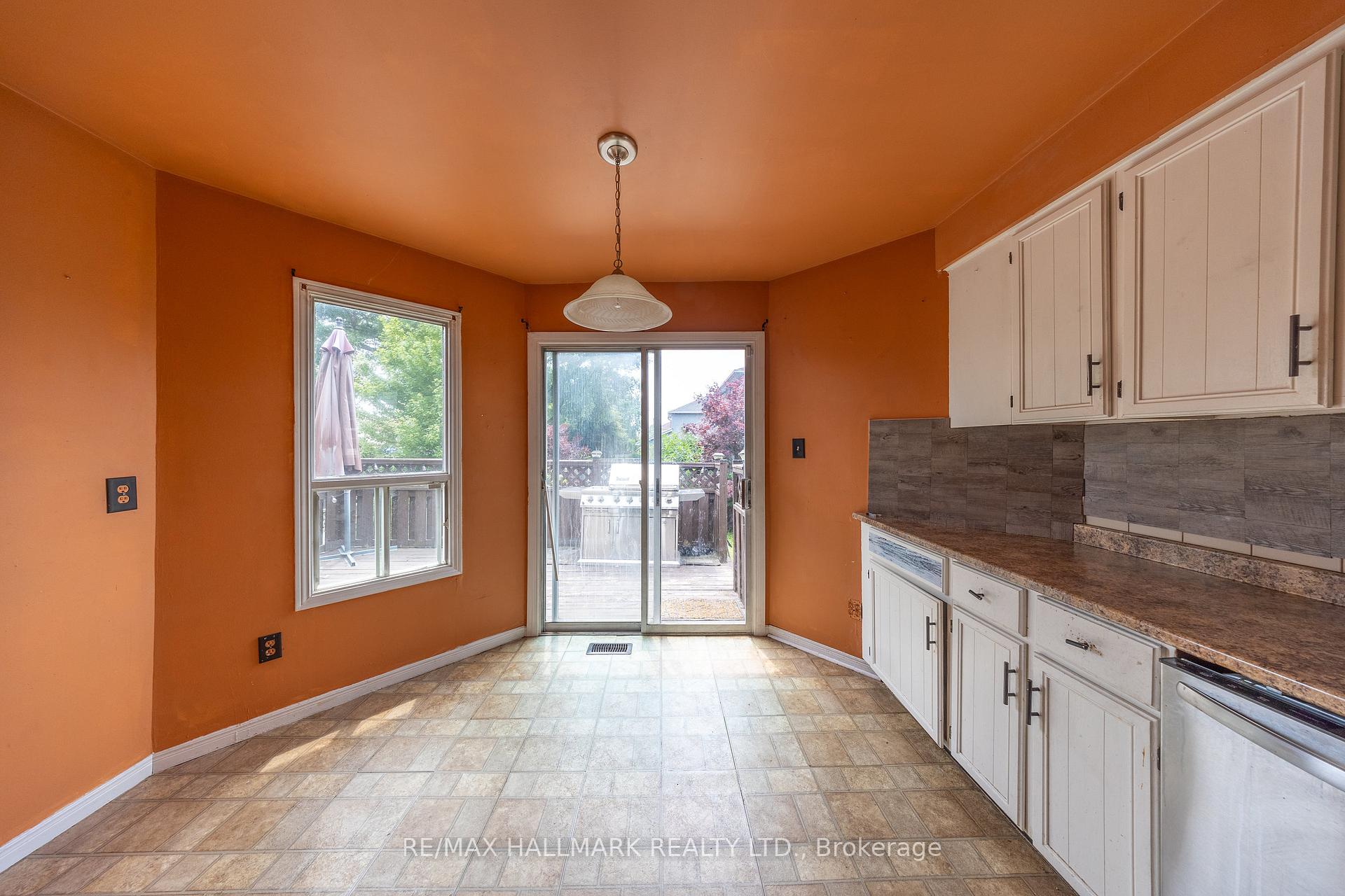 Photo 12 of 200 Adele Crescent, Oshawa, McLaughlin — HOMEH