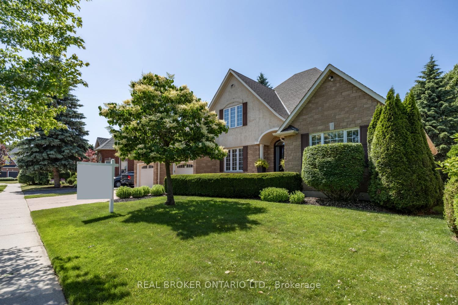 Photo 5 of 24 Worthington Drive, Clarington, Courtice — HOMEH