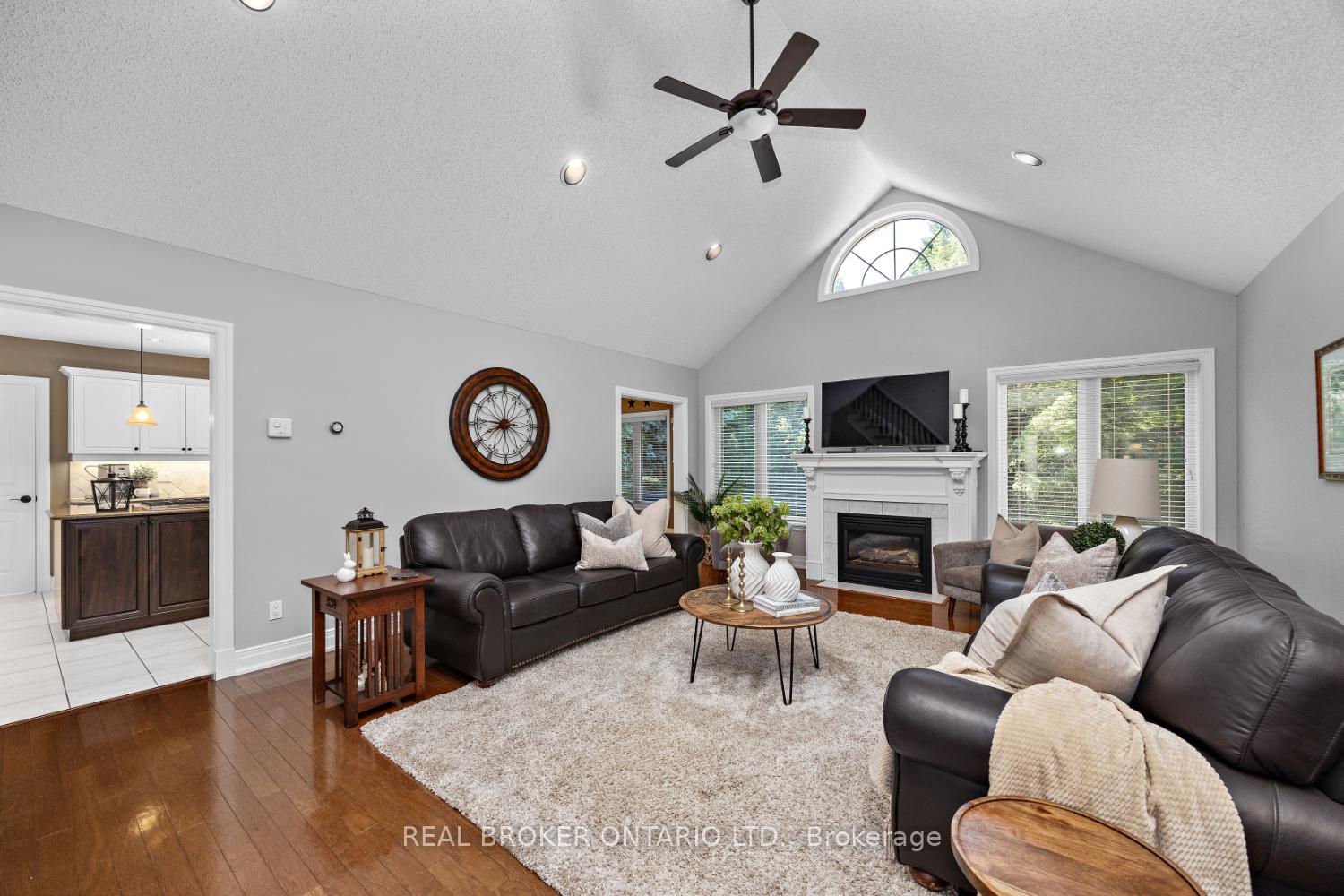 Photo 16 of 24 Worthington Drive, Clarington, Courtice — HOMEH