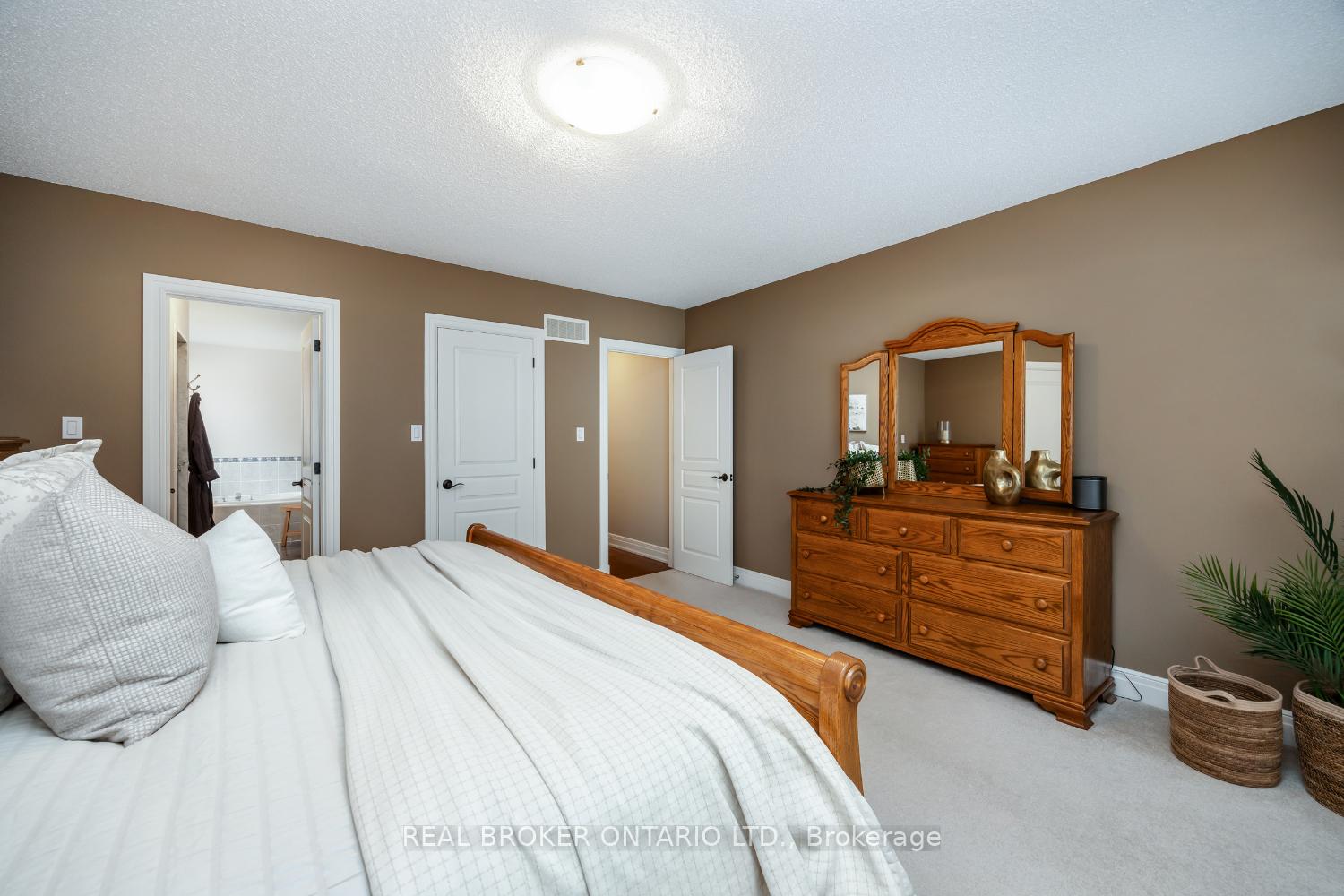 Photo 24 of 24 Worthington Drive, Clarington, Courtice — HOMEH