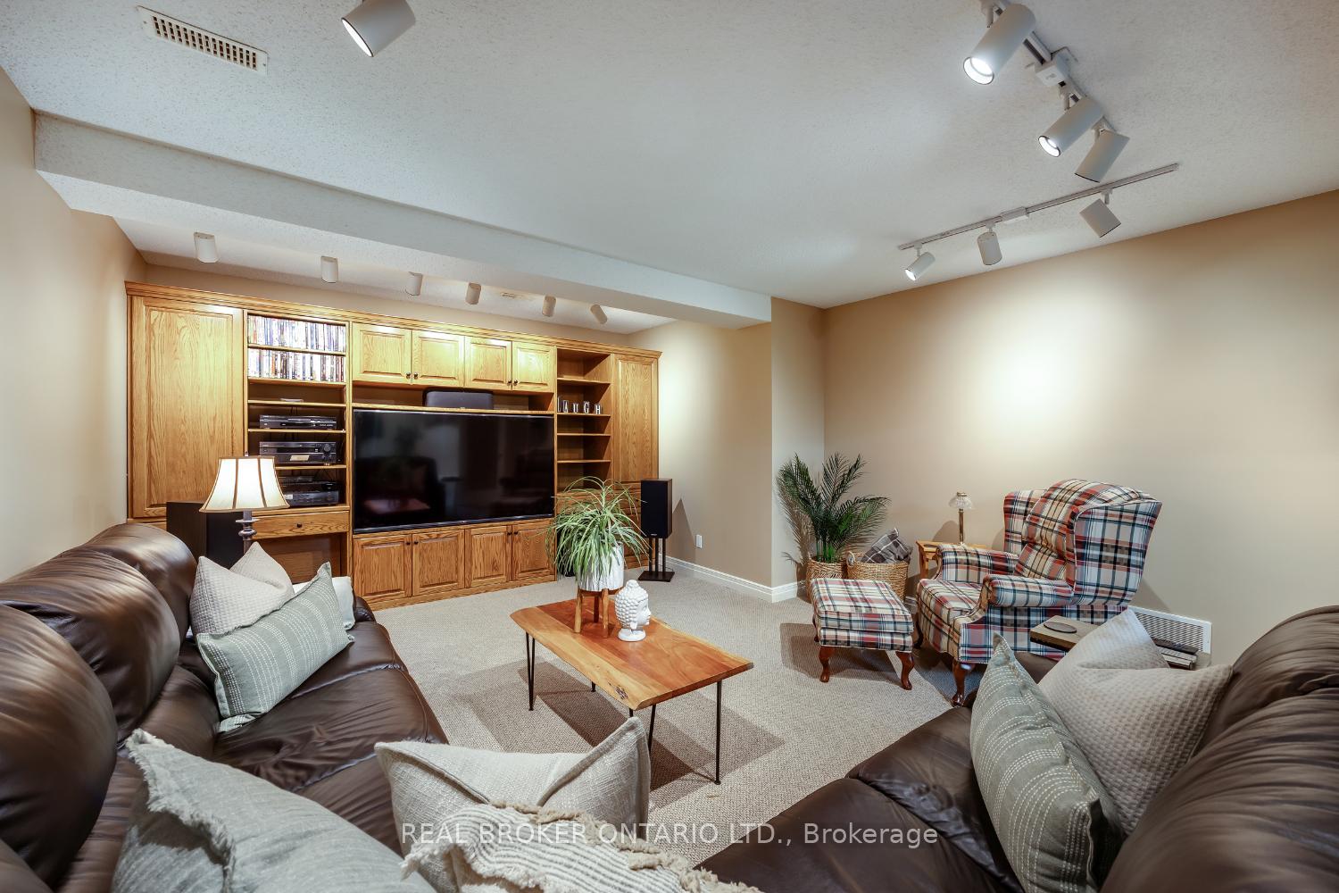 Photo 36 of 24 Worthington Drive, Clarington, Courtice — HOMEH