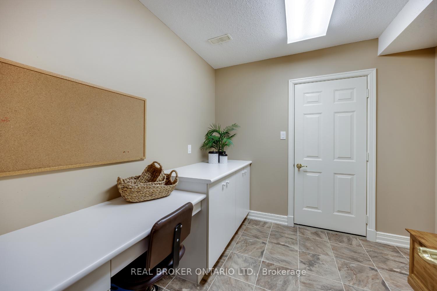 Photo 39 of 24 Worthington Drive, Clarington, Courtice — HOMEH
