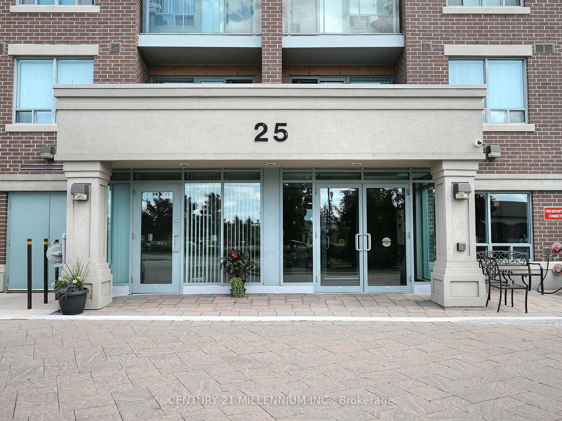 Front of Unit 113, 25 Via Rosedale