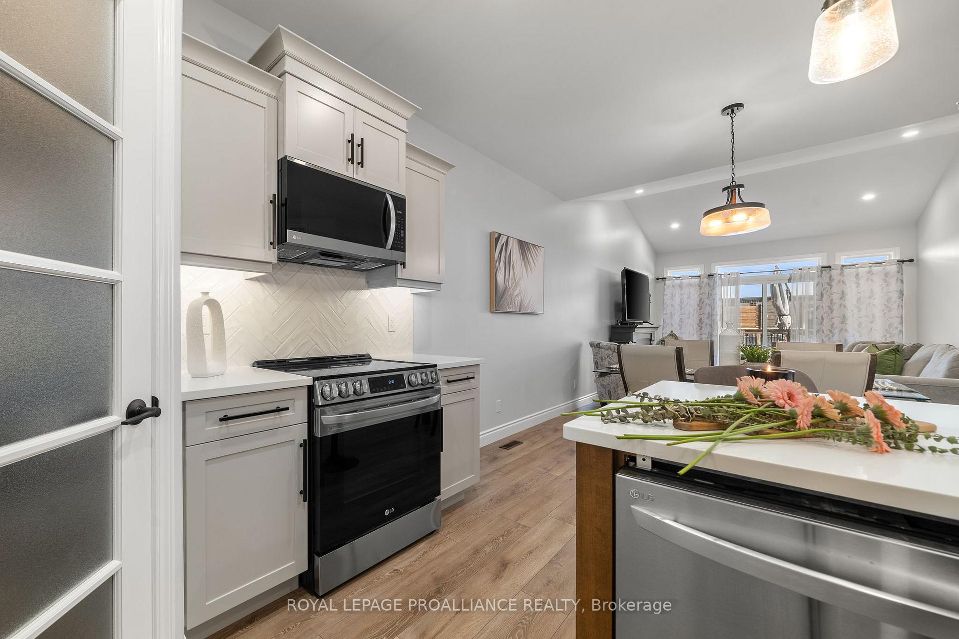Photo 9 of 26 Raycroft Drive, Belleville, Thurlow Ward — HOMEH
