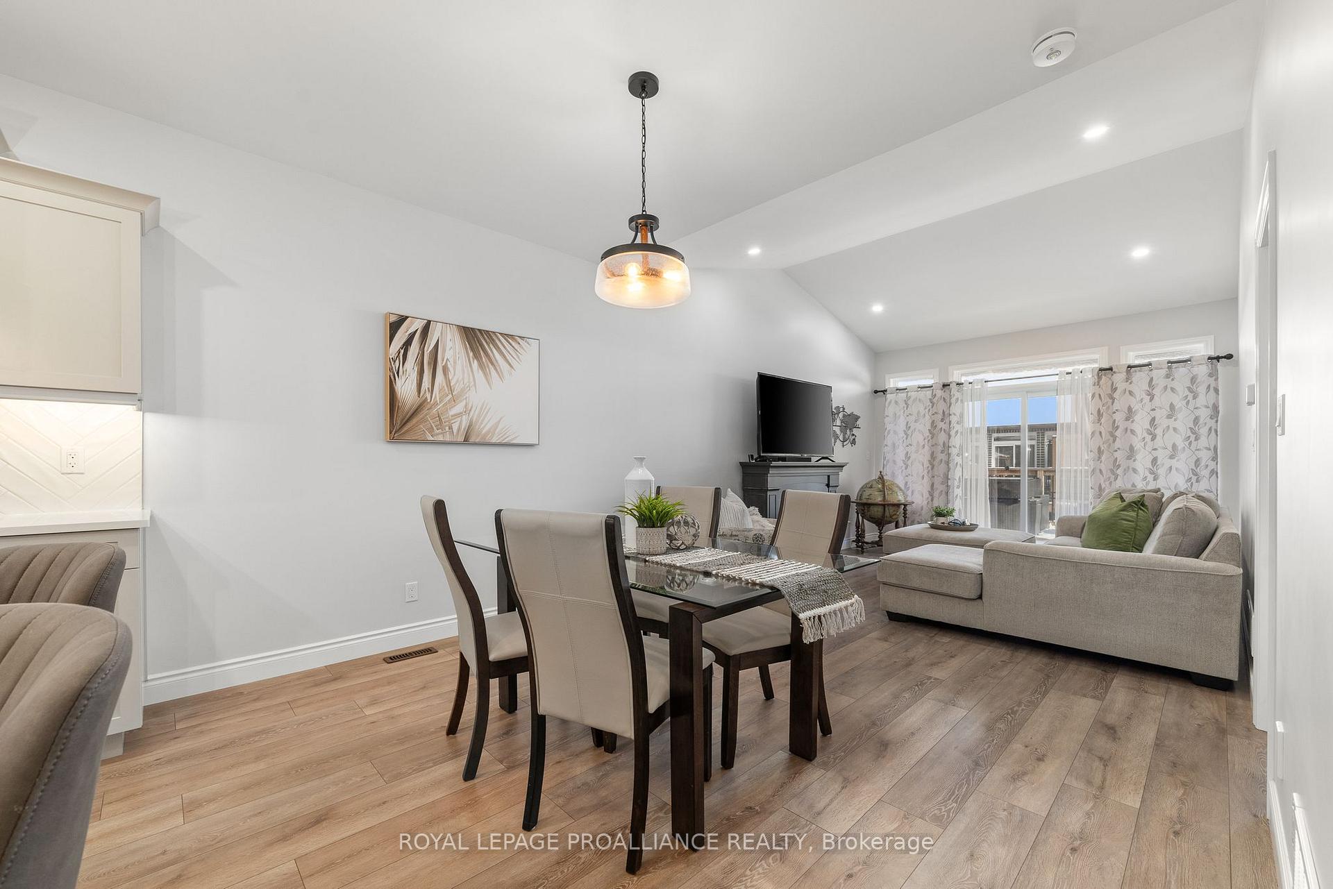 Photo 18 of 26 Raycroft Drive, Belleville, Thurlow Ward — HOMEH