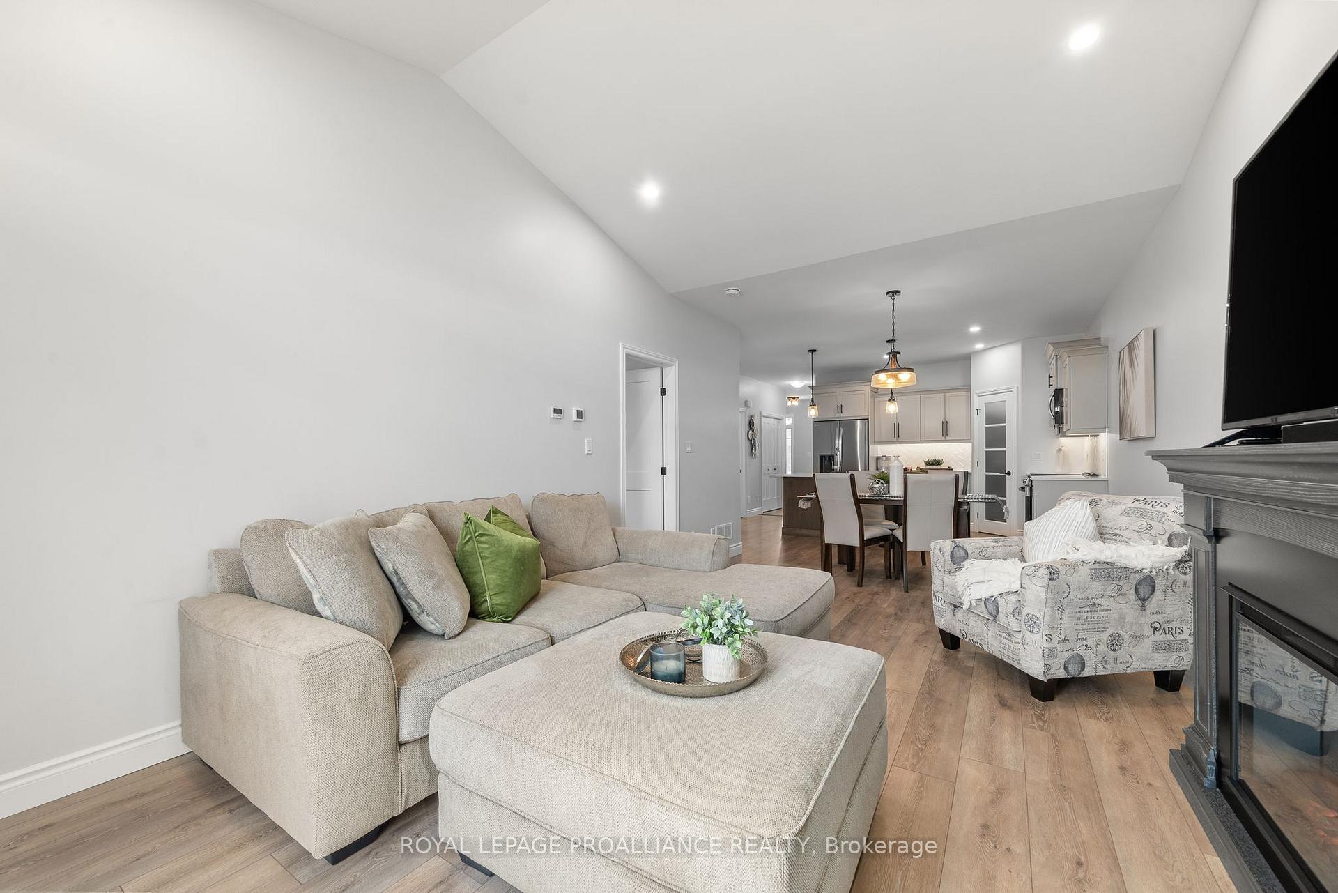Photo 19 of 26 Raycroft Drive, Belleville, Thurlow Ward — HOMEH