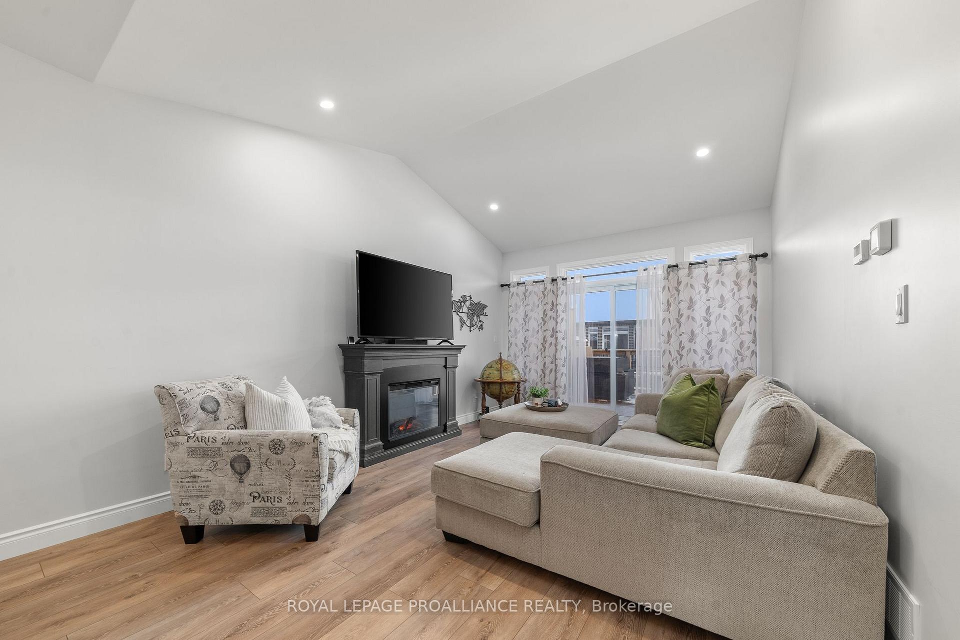 Photo 21 of 26 Raycroft Drive, Belleville, Thurlow Ward — HOMEH