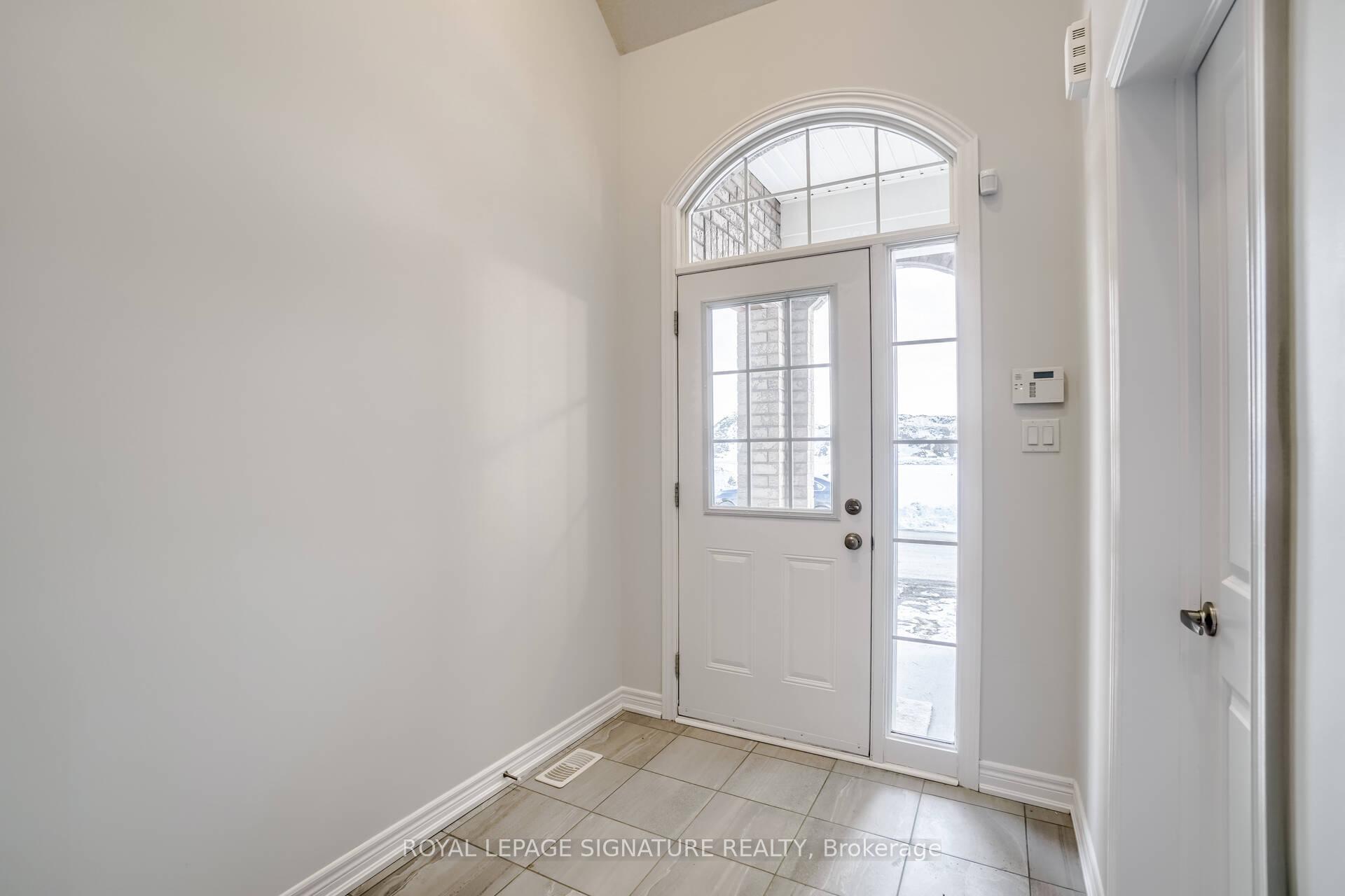 Photo 13 of 41 Overlea Drive, Brampton, Sandringham-Wellington — HOMEH