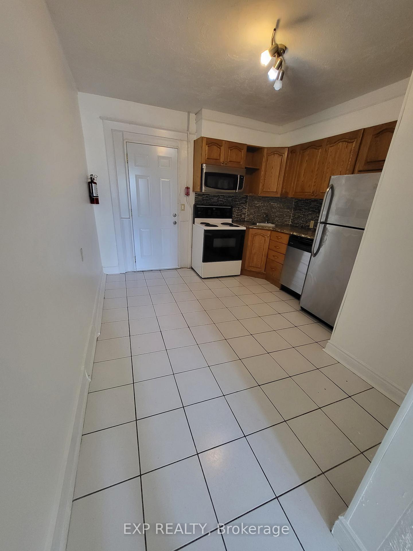 Photo 3 of Unit 2, 9 Proctor Boulevard, Hamilton, Gibson — HOMEH