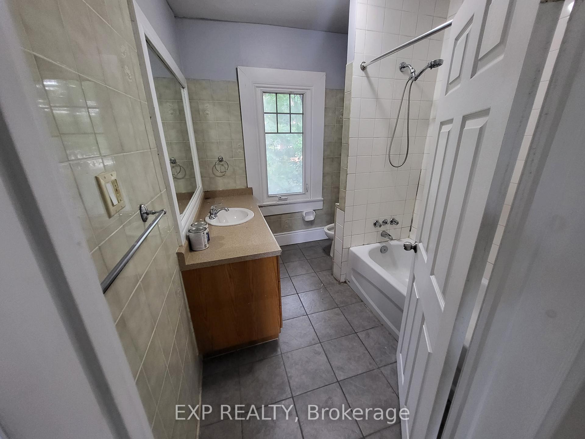 Photo 5 of Unit 2, 9 Proctor Boulevard, Hamilton, Gibson — HOMEH