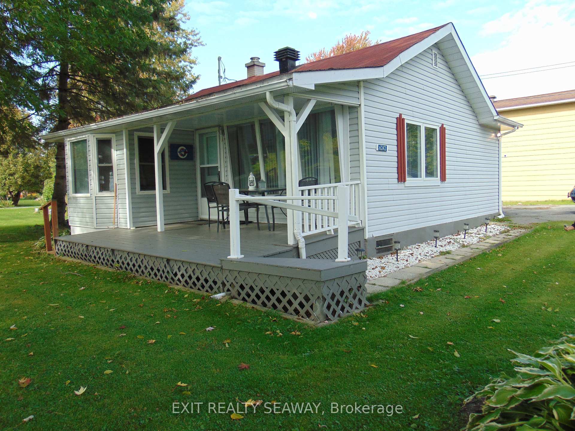 Photo 2 of 6242 Maple Avenue, South Glengarry, South Glengarry (Lancaster) Twp — HOMEH