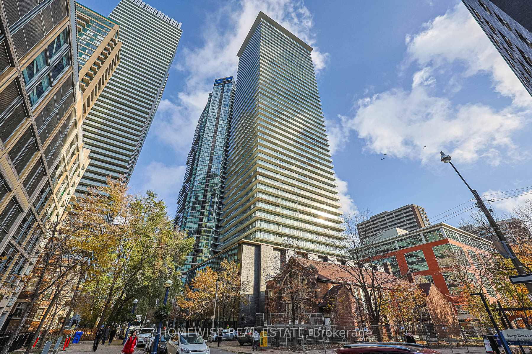 Front of Unit 4203, 33 Charles Street E
