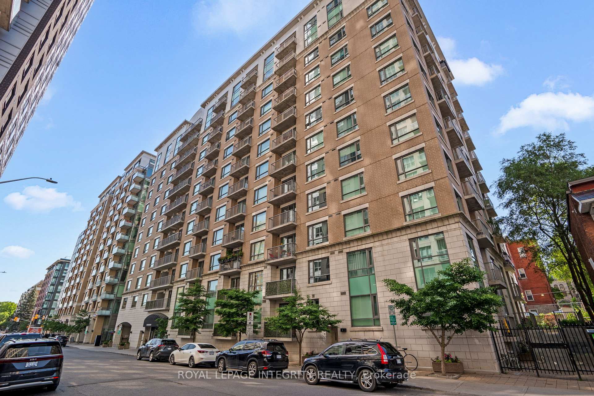 Front of Unit 309, 200 Besserer Street N