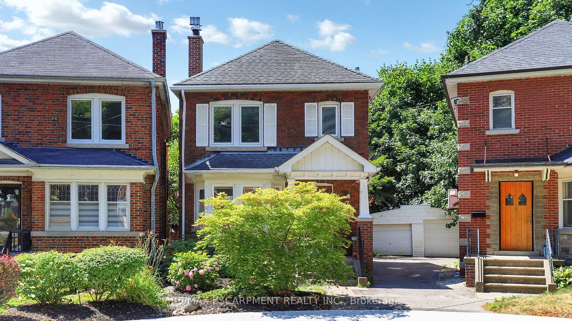 Photo 2 of 7 Duplex Crescent, Toronto, Yonge-Eglinton — HOMEH