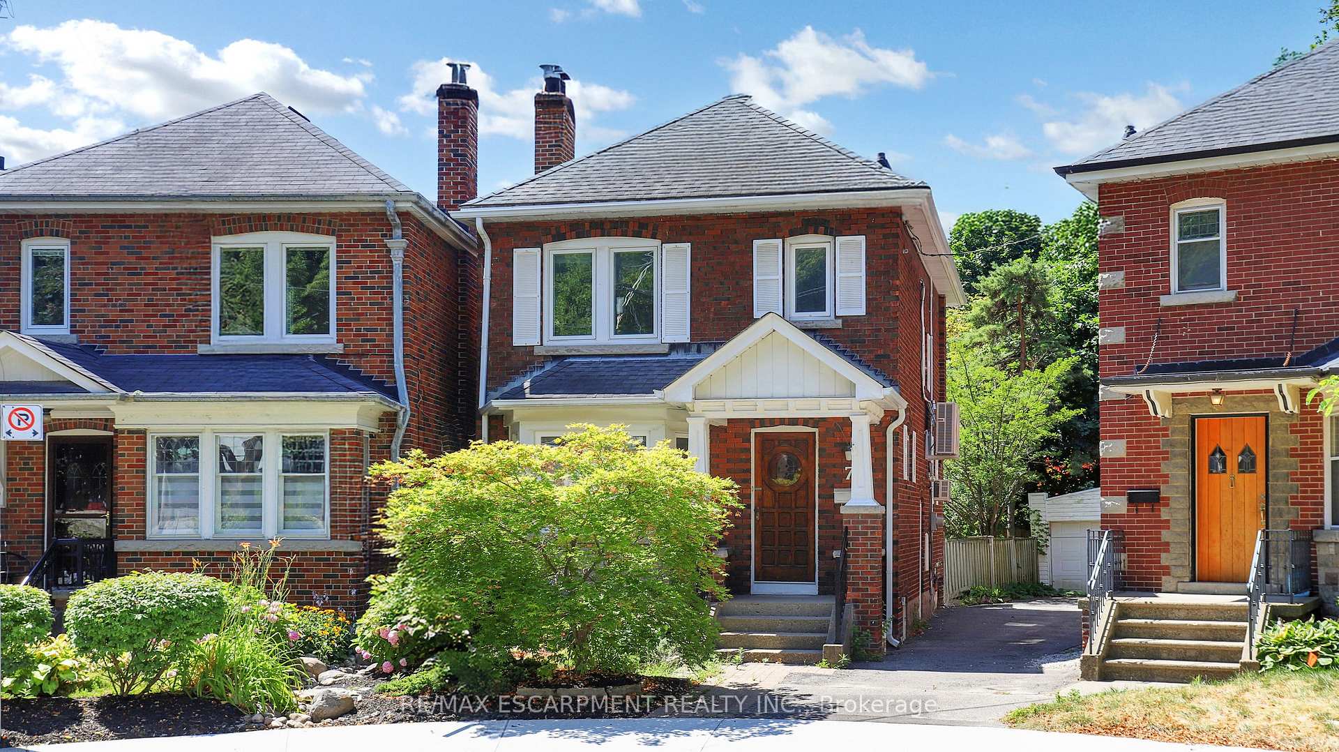 Photo 3 of 7 Duplex Crescent, Toronto, Yonge-Eglinton — HOMEH
