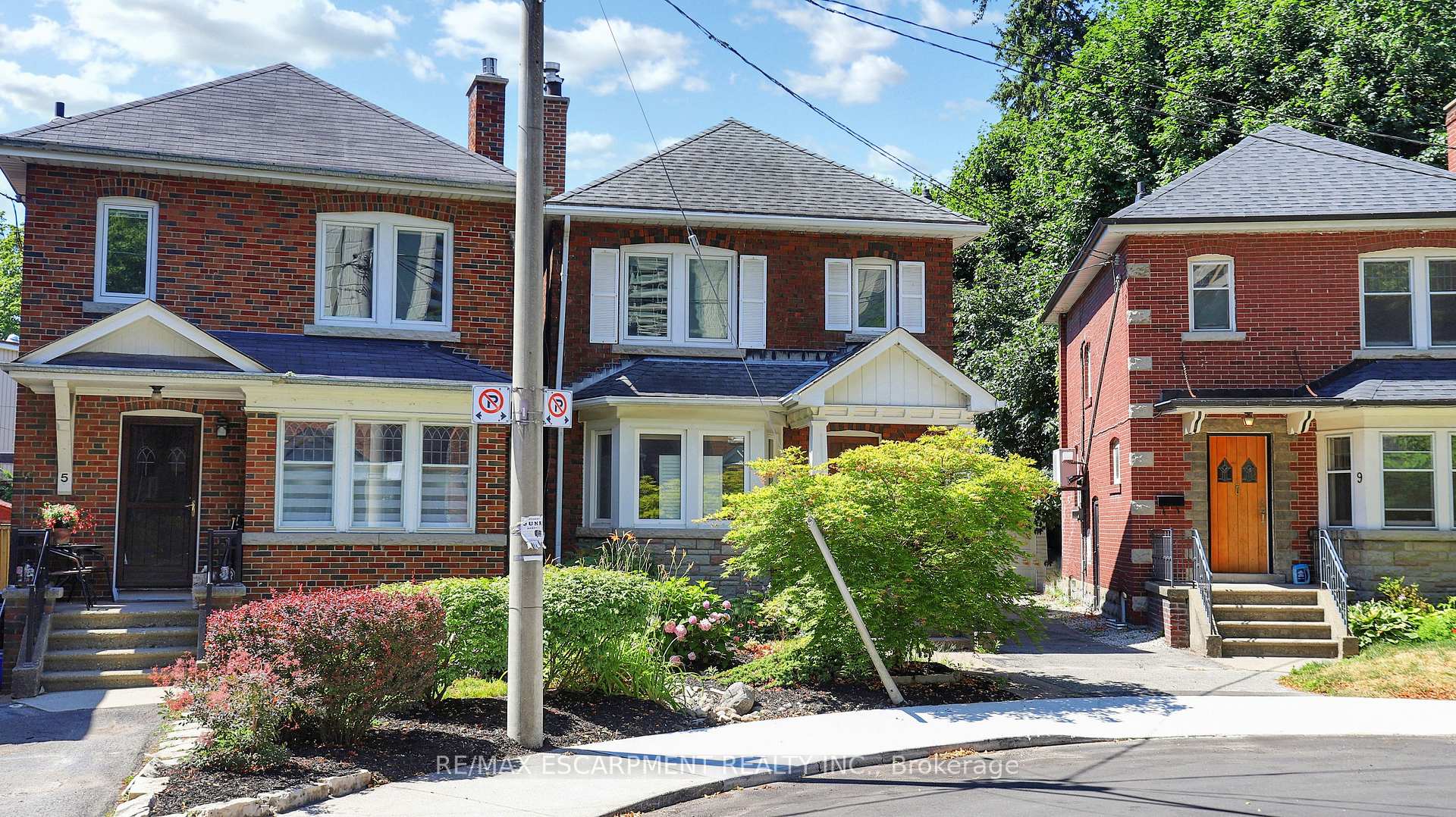 Photo 5 of 7 Duplex Crescent, Toronto, Yonge-Eglinton — HOMEH