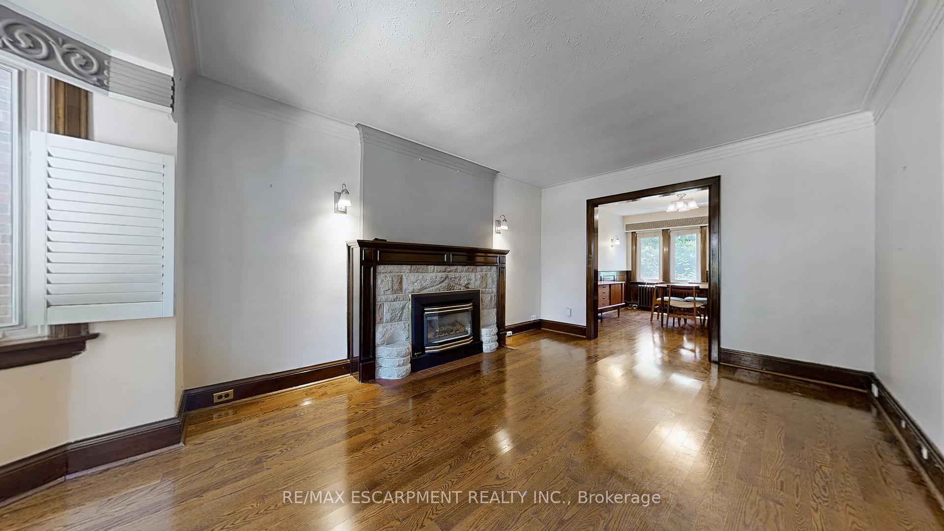 Photo 13 of 7 Duplex Crescent, Toronto, Yonge-Eglinton — HOMEH