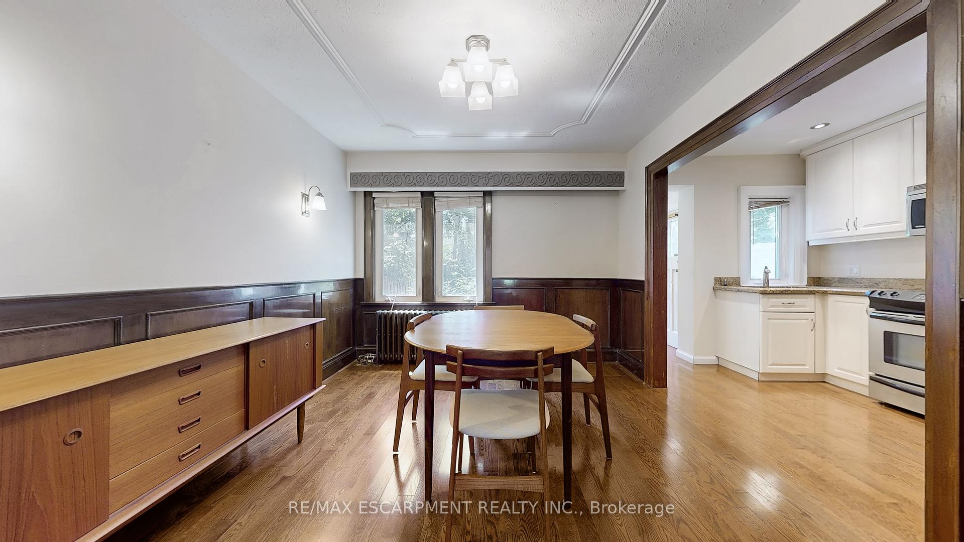 Photo 15 of 7 Duplex Crescent, Toronto, Yonge-Eglinton — HOMEH