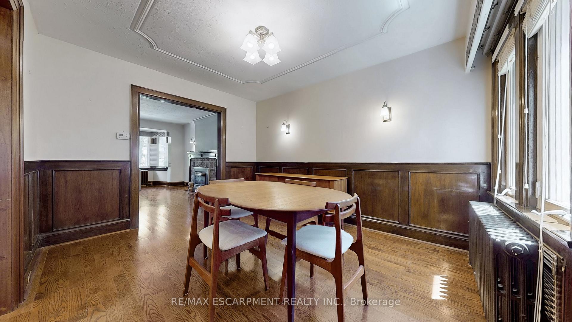 Photo 16 of 7 Duplex Crescent, Toronto, Yonge-Eglinton — HOMEH