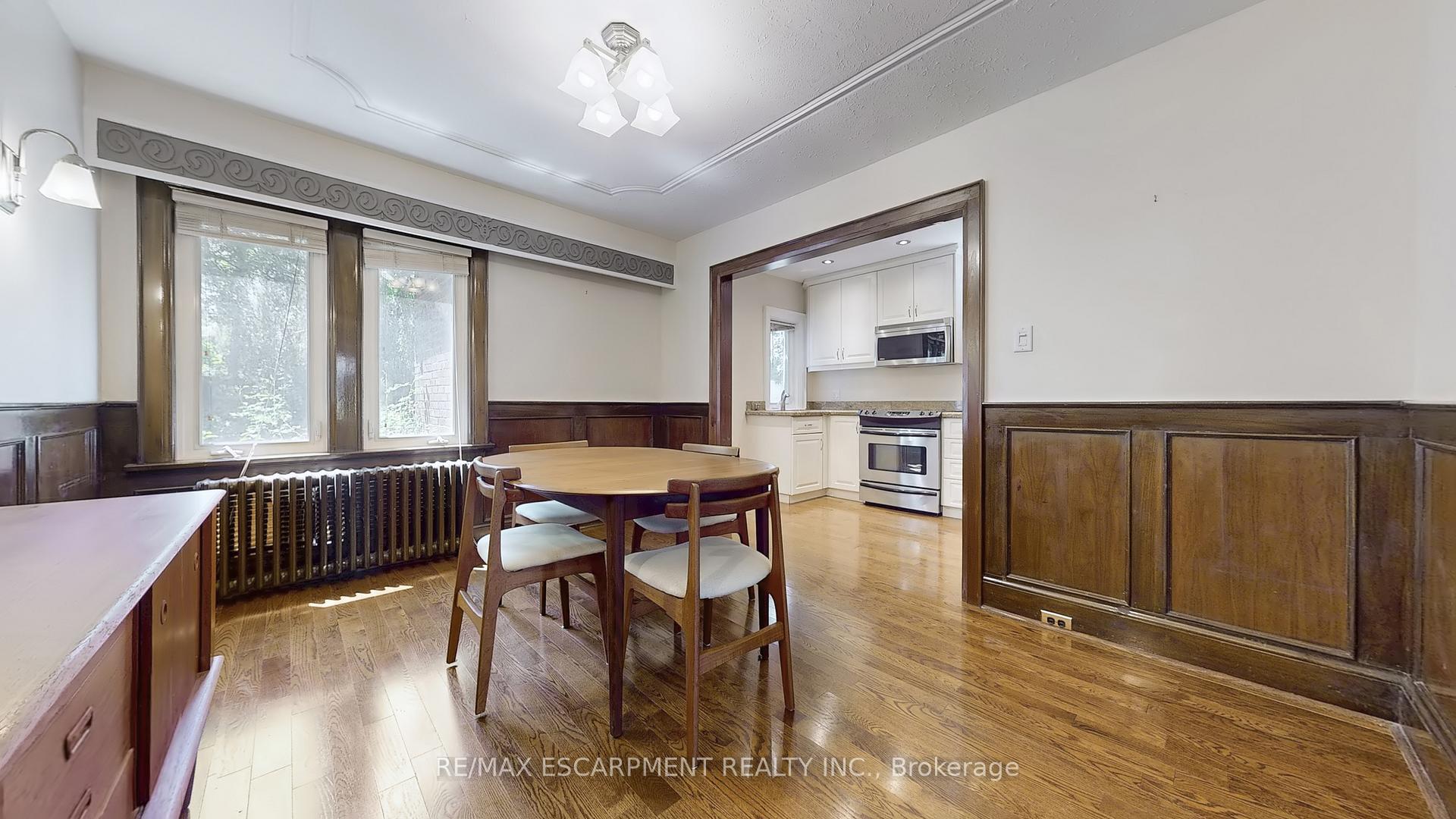 Photo 18 of 7 Duplex Crescent, Toronto, Yonge-Eglinton — HOMEH