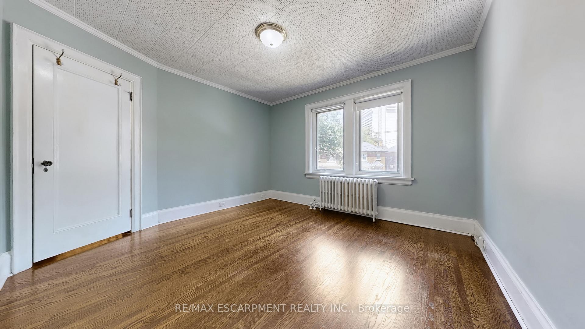 Photo 30 of 7 Duplex Crescent, Toronto, Yonge-Eglinton — HOMEH