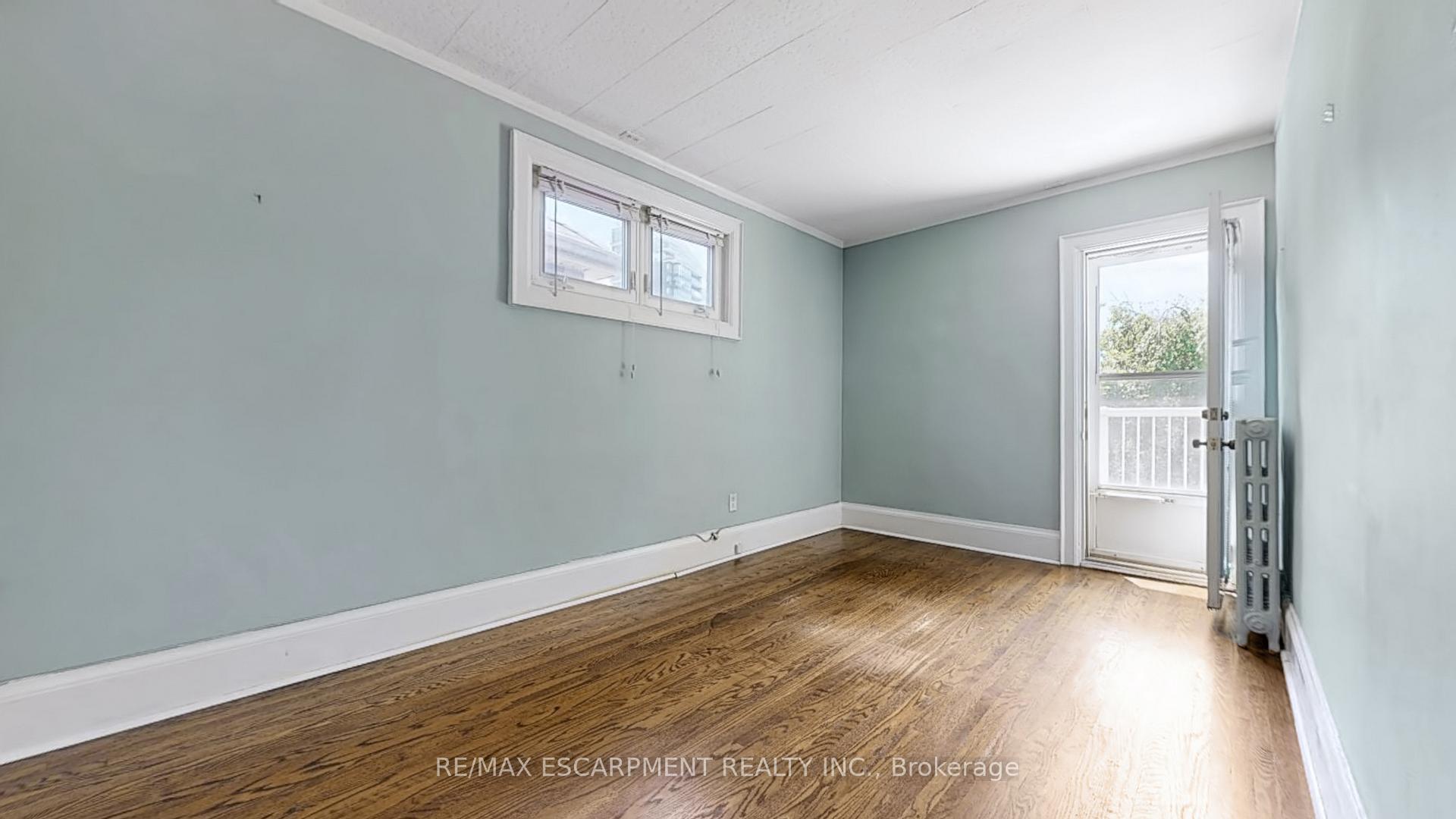 Photo 34 of 7 Duplex Crescent, Toronto, Yonge-Eglinton — HOMEH