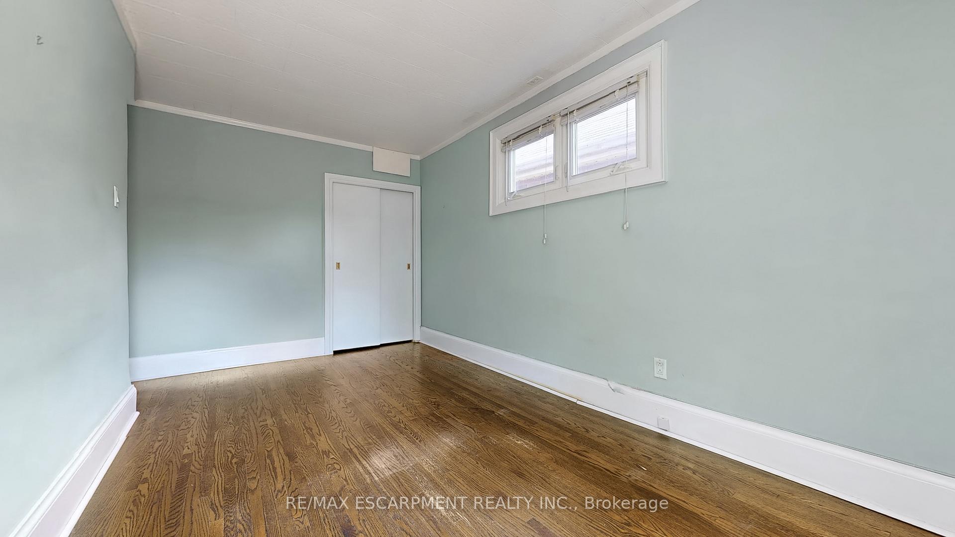 Photo 36 of 7 Duplex Crescent, Toronto, Yonge-Eglinton — HOMEH