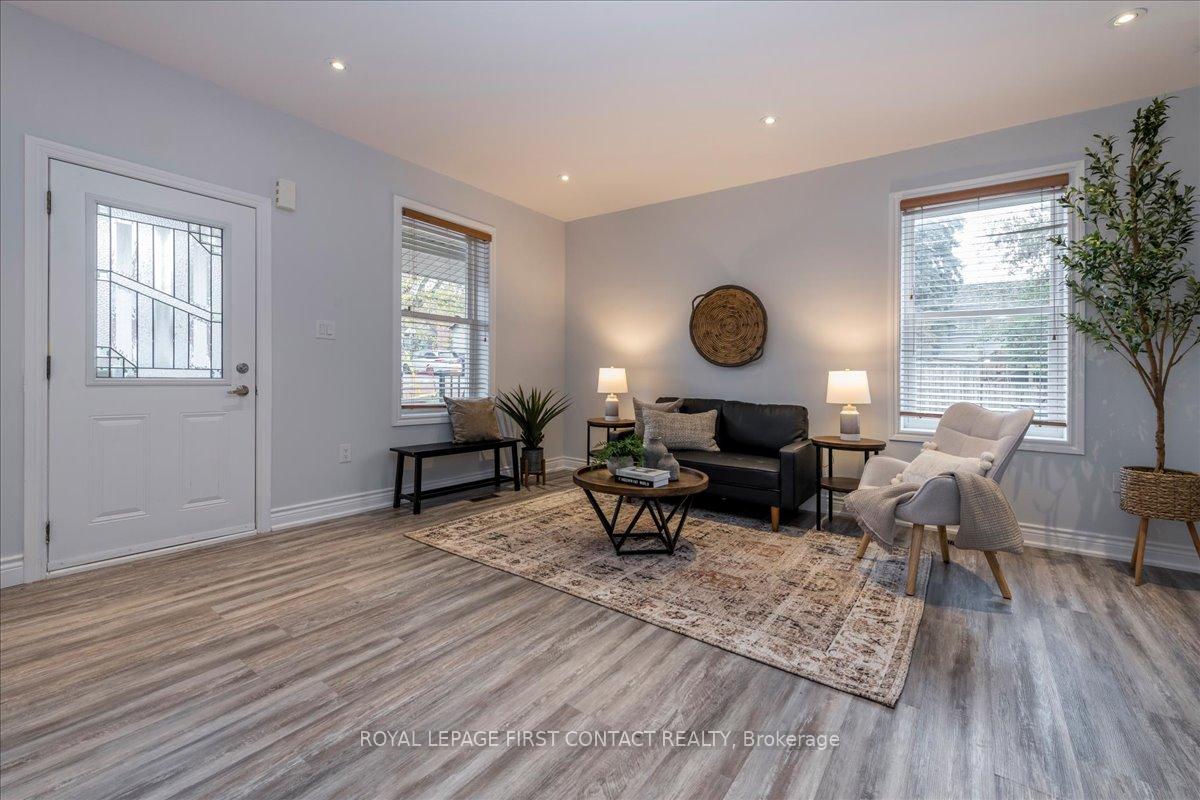 Photo 5 of 2 George Street, Innisfil, Cookstown — HOMEH