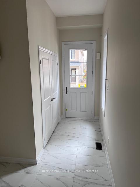 Photo 3 of 1417 Oakmont Common, Burlington, Tyandaga — HOMEH