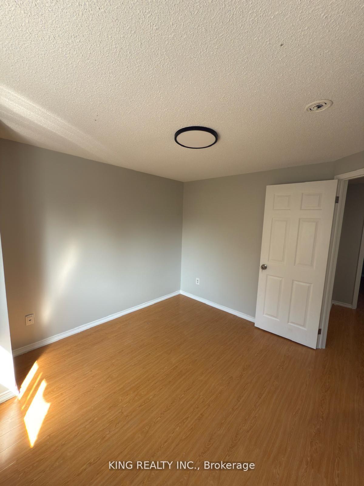 Photo 8 of 7 Clydesdale Circle, Brampton, Fletcher's Creek South — HOMEH