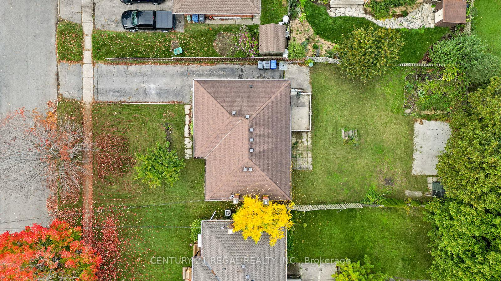 Photo 4 of 21 Louisa Drive, Guelph, St. George's — HOMEH
