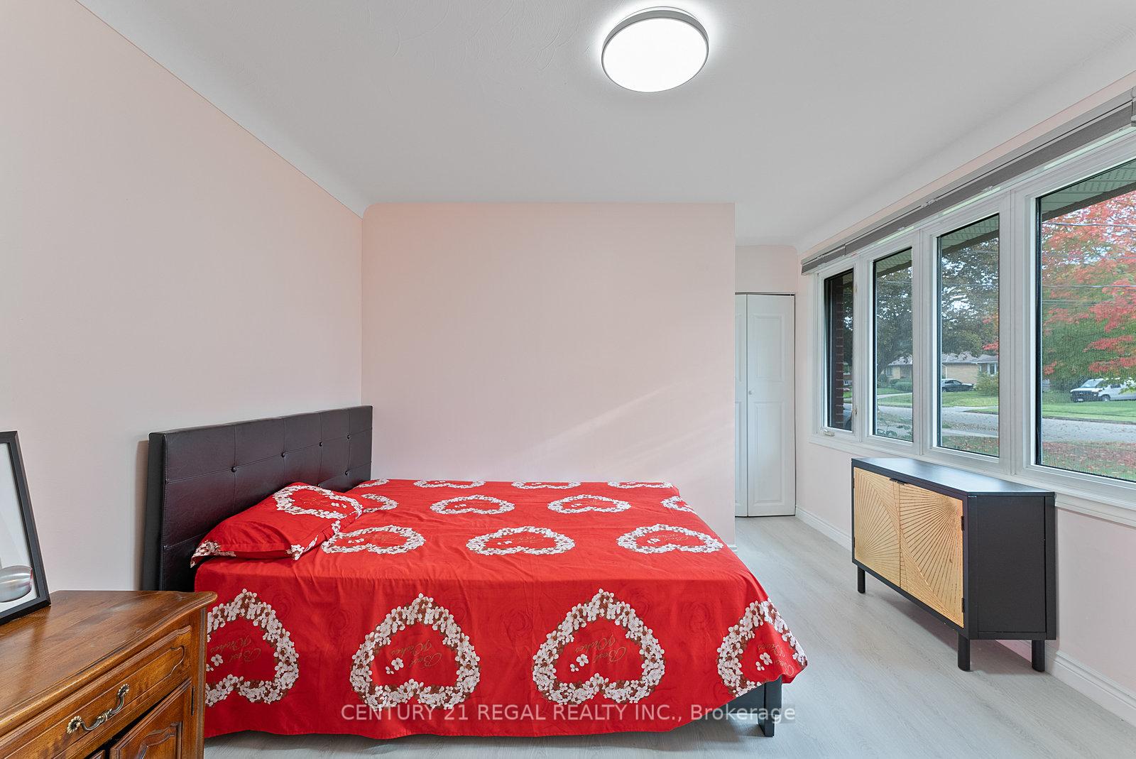 Photo 8 of 21 Louisa Drive, Guelph, St. George's — HOMEH