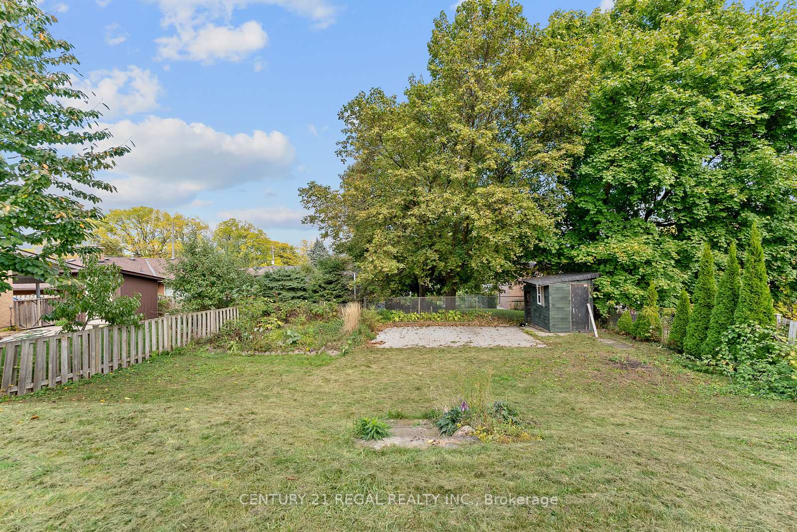 Photo 39 of 21 Louisa Drive, Guelph, St. George's — HOMEH