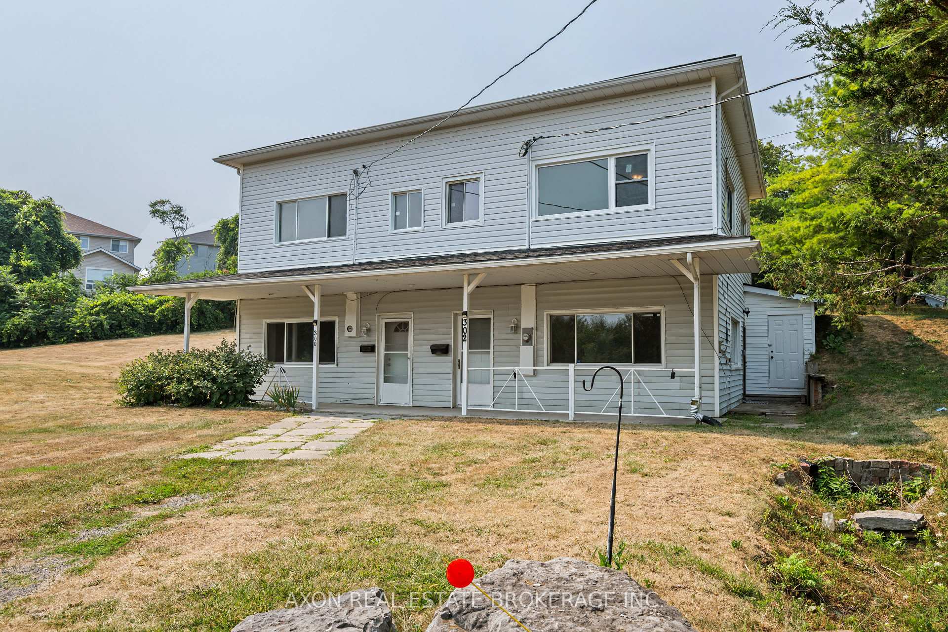Front of 300-302 Coronation Boulevard