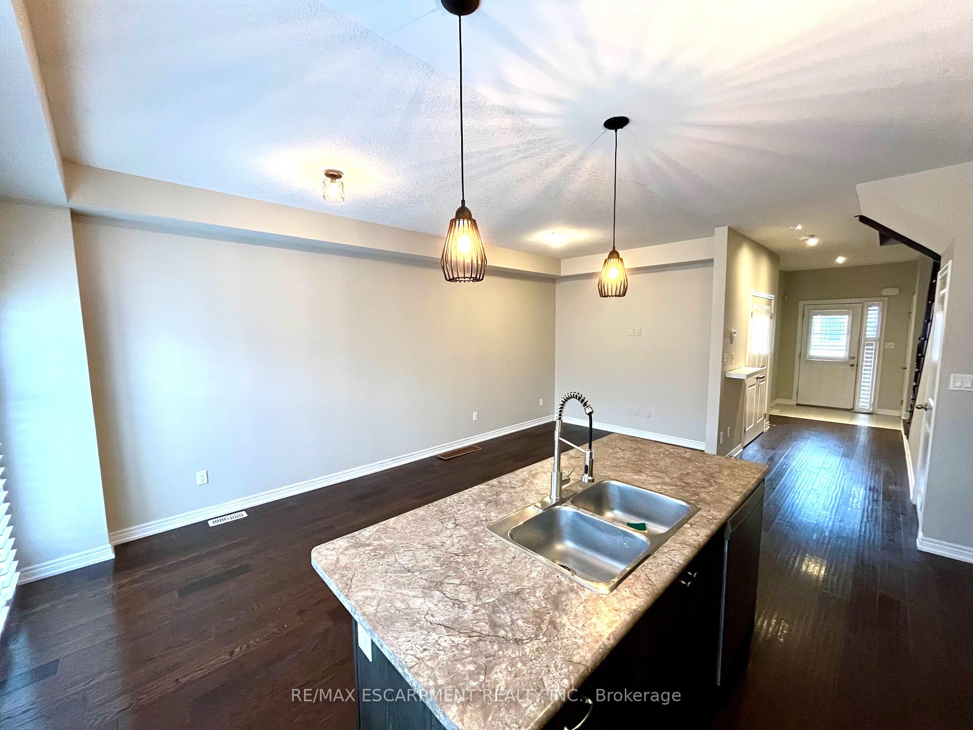 Photo 9 of 7 Pinot Crescent, Hamilton, Fruitland — HOMEH