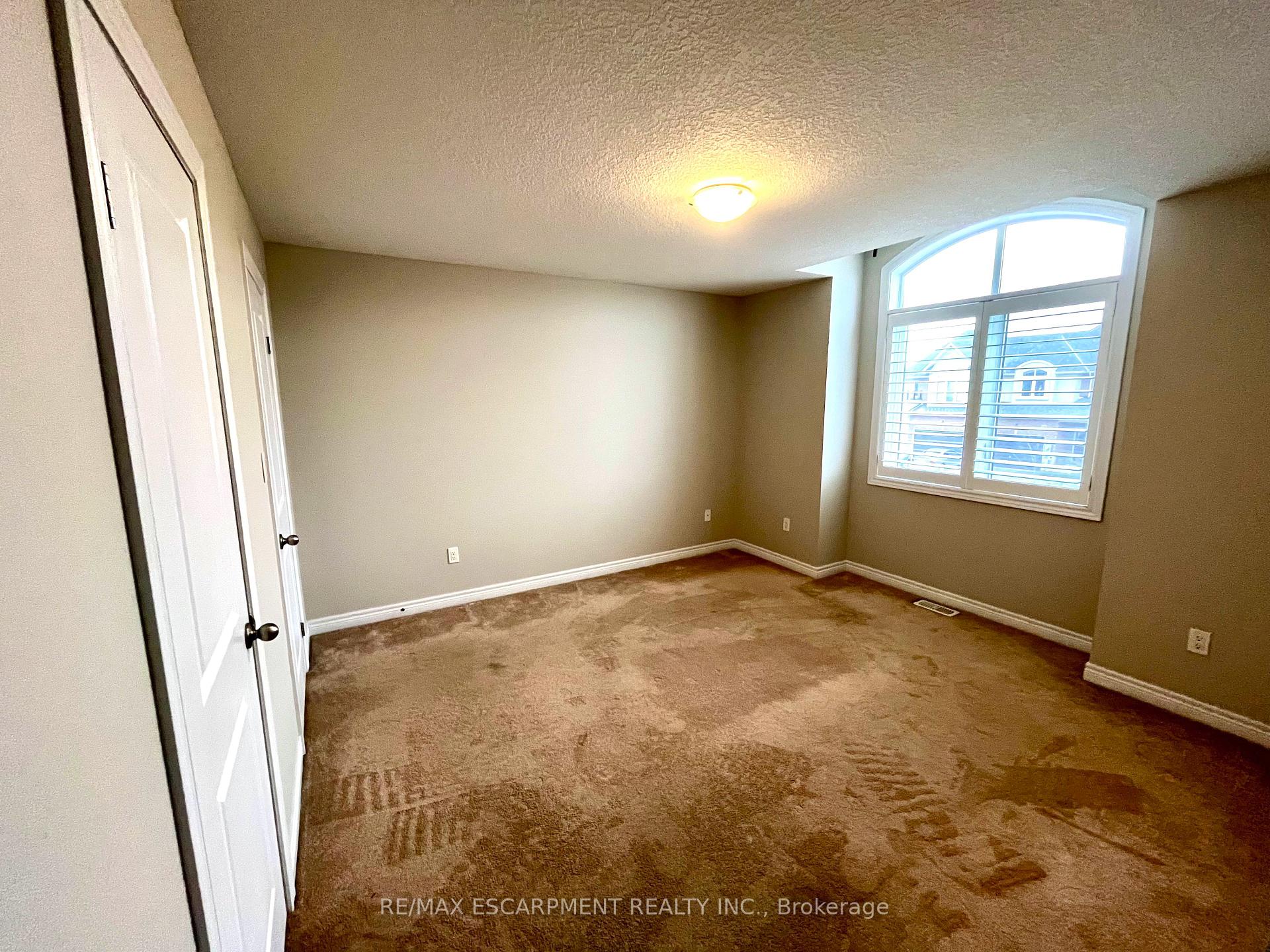 Photo 13 of 7 Pinot Crescent, Hamilton, Fruitland — HOMEH