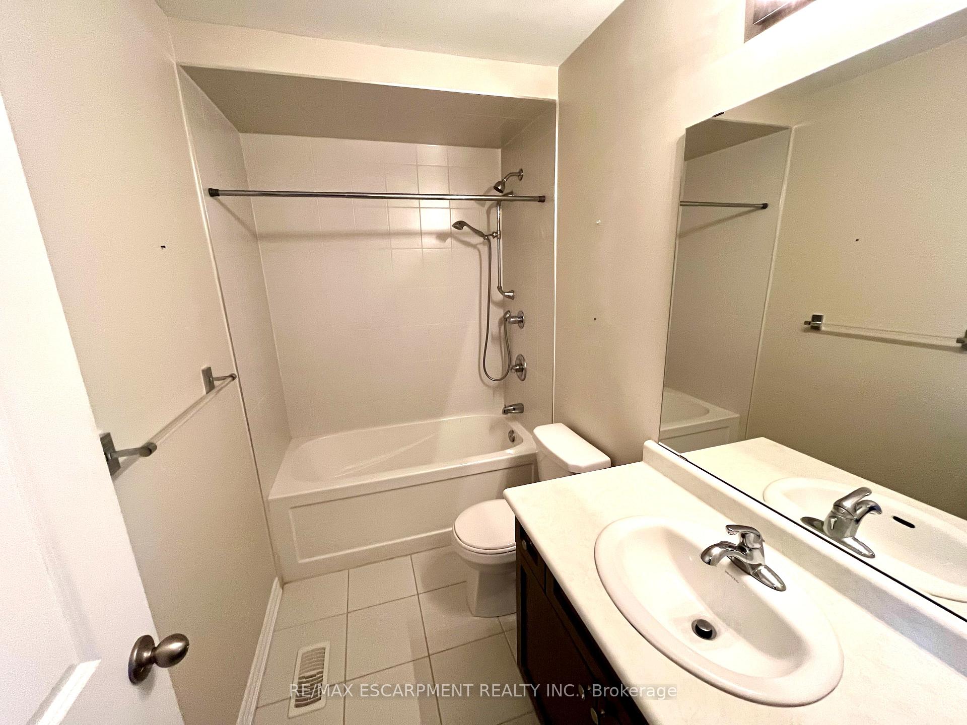 Photo 22 of 7 Pinot Crescent, Hamilton, Fruitland — HOMEH