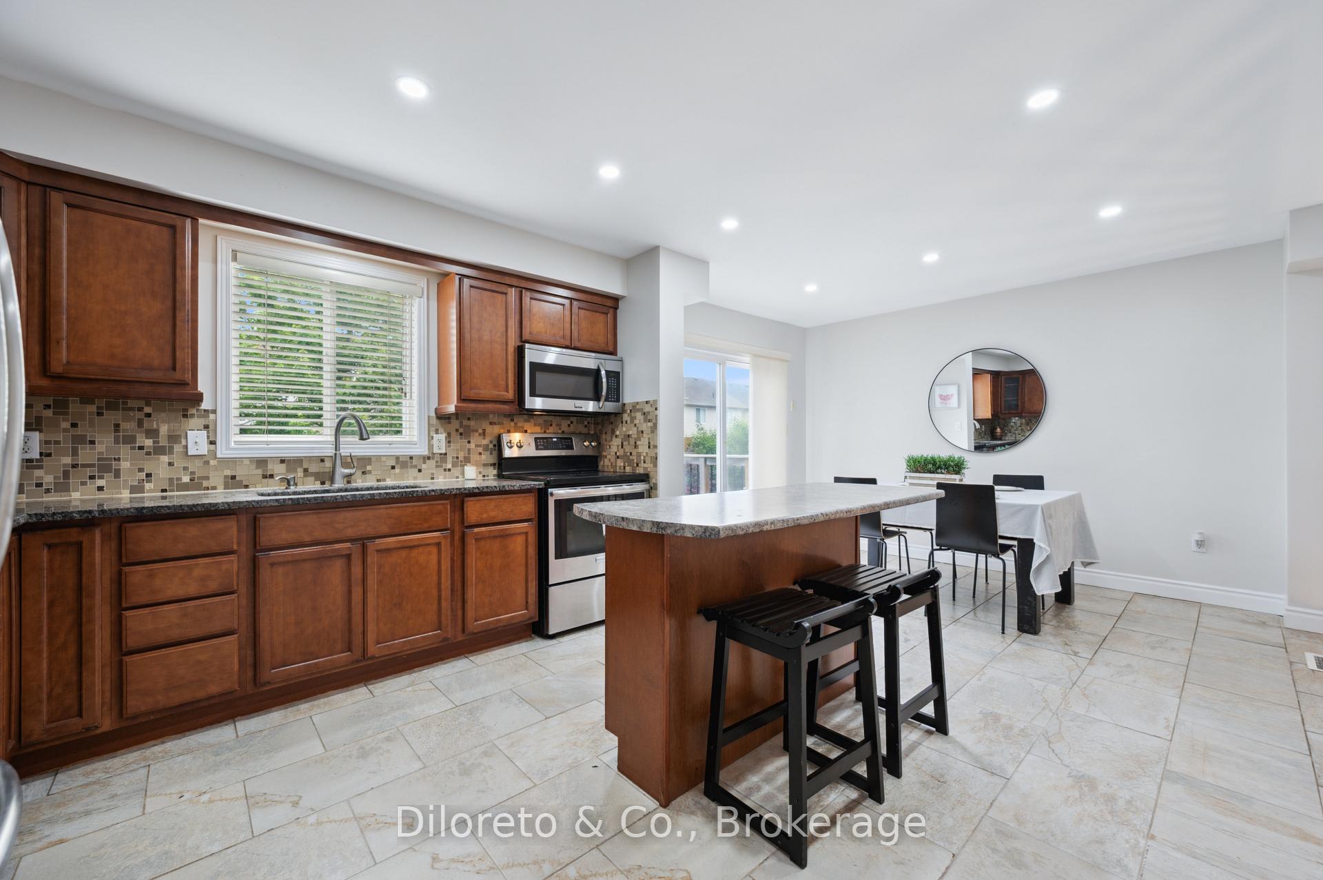 Photo 14 of 159 Lynch Circle, Guelph, Pineridge/Westminster Woods — HOMEH