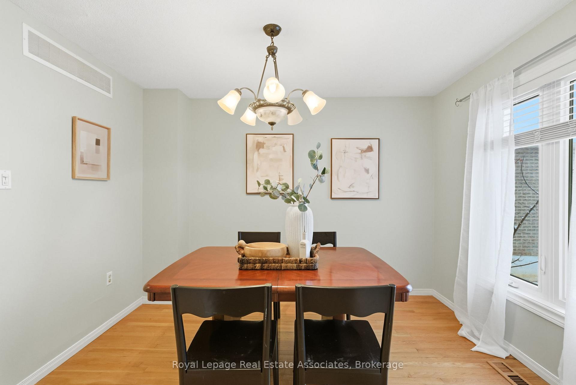 Photo 4 of 38 Bluebell Crescent, Whitby, Lynde Creek — HOMEH
