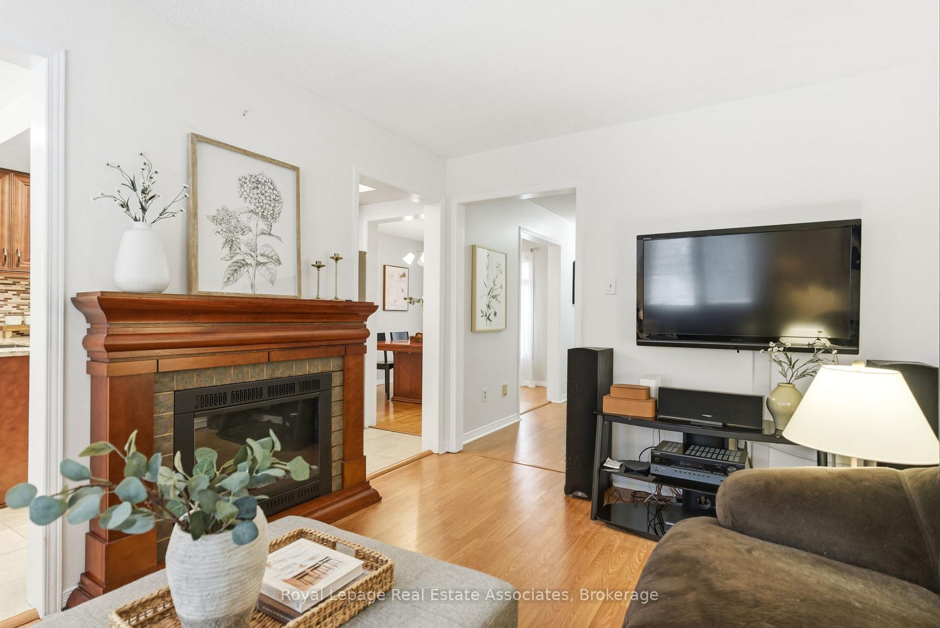 Photo 5 of 38 Bluebell Crescent, Whitby, Lynde Creek — HOMEH