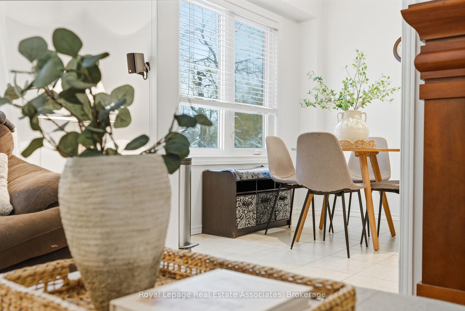 Photo 12 of 38 Bluebell Crescent, Whitby, Lynde Creek — HOMEH