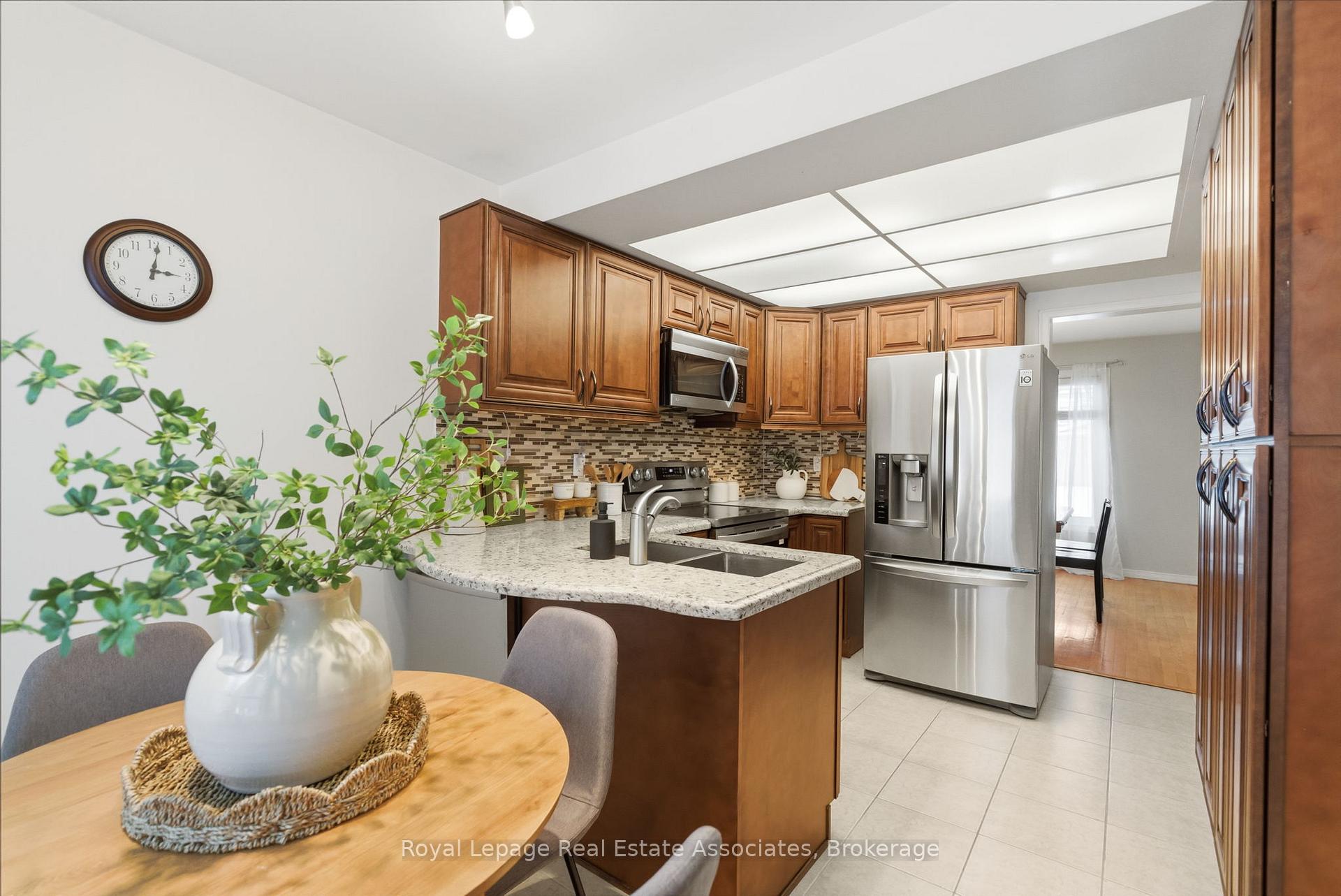 Photo 14 of 38 Bluebell Crescent, Whitby, Lynde Creek — HOMEH