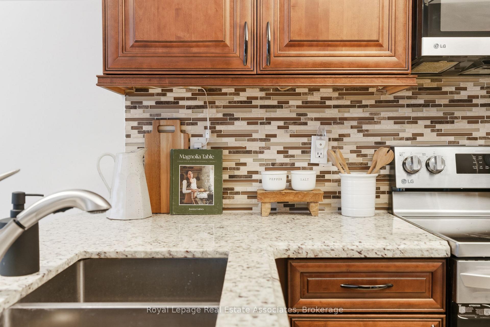 Photo 17 of 38 Bluebell Crescent, Whitby, Lynde Creek — HOMEH