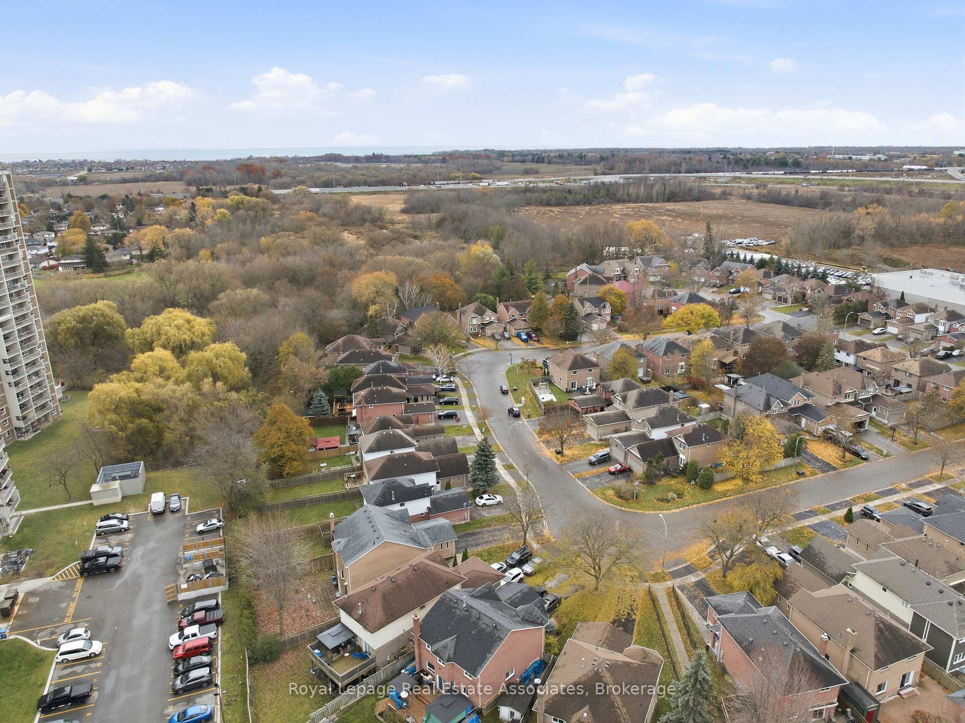 Photo 40 of 38 Bluebell Crescent, Whitby, Lynde Creek — HOMEH