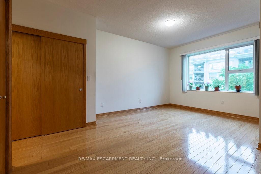 Photo 10 of Unit 604, 77 Governors Road, Hamilton, Dundas — HOMEH
