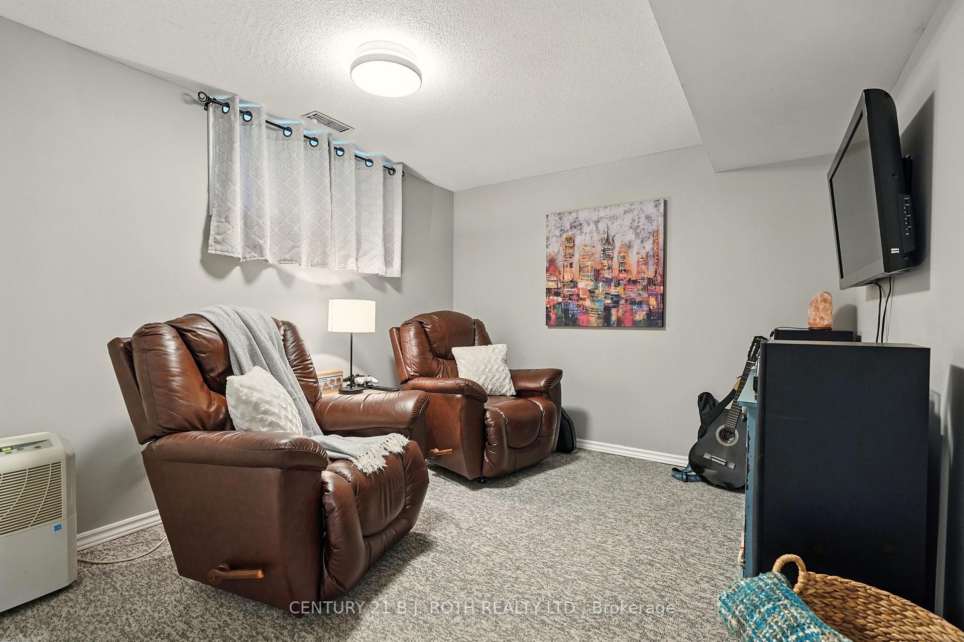 Photo 53 of 55 Holly Meadow Road, Barrie, Holly — HOMEH