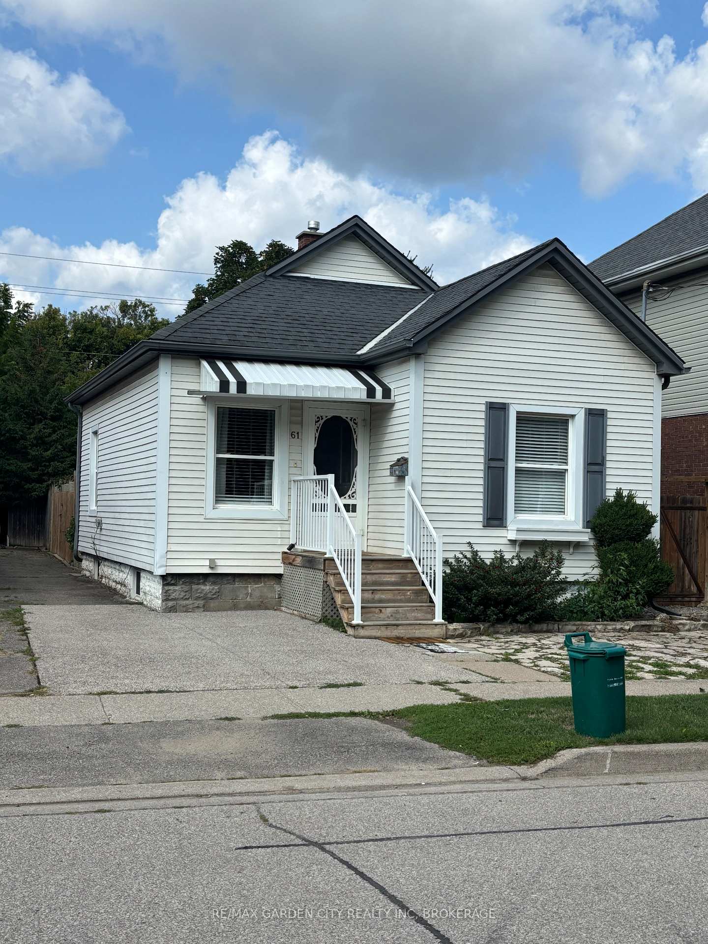 Front of 61 Rodman Street