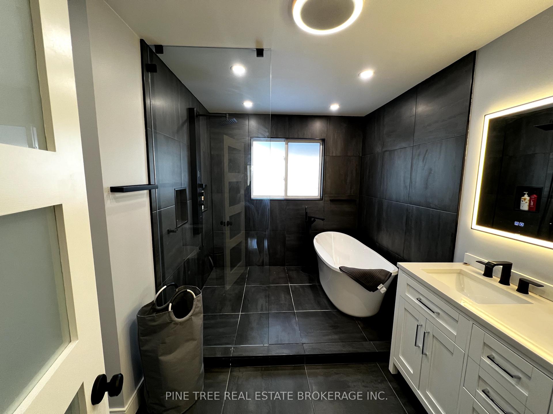 Photo 33 of Unit M&2nd, 62 Joseph Crescent, Barrie, Painswick South — HOMEH