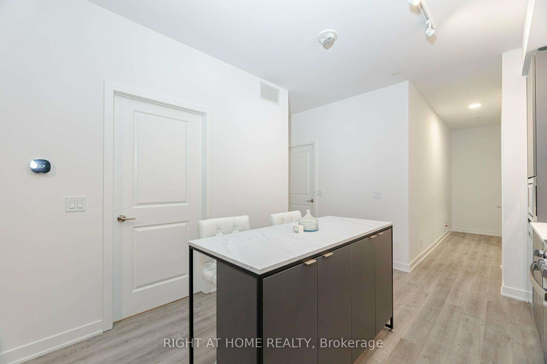 Photo 11 of Unit B-226, 50 Upper MAll Way, Vaughan, Brownridge — HOMEH